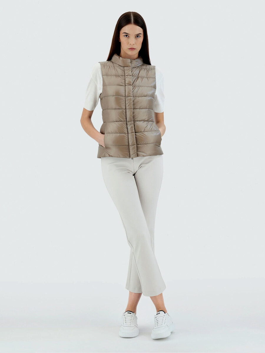 Herno - Campera de corte A confeccionada en nylon ultraligth, Amelia 