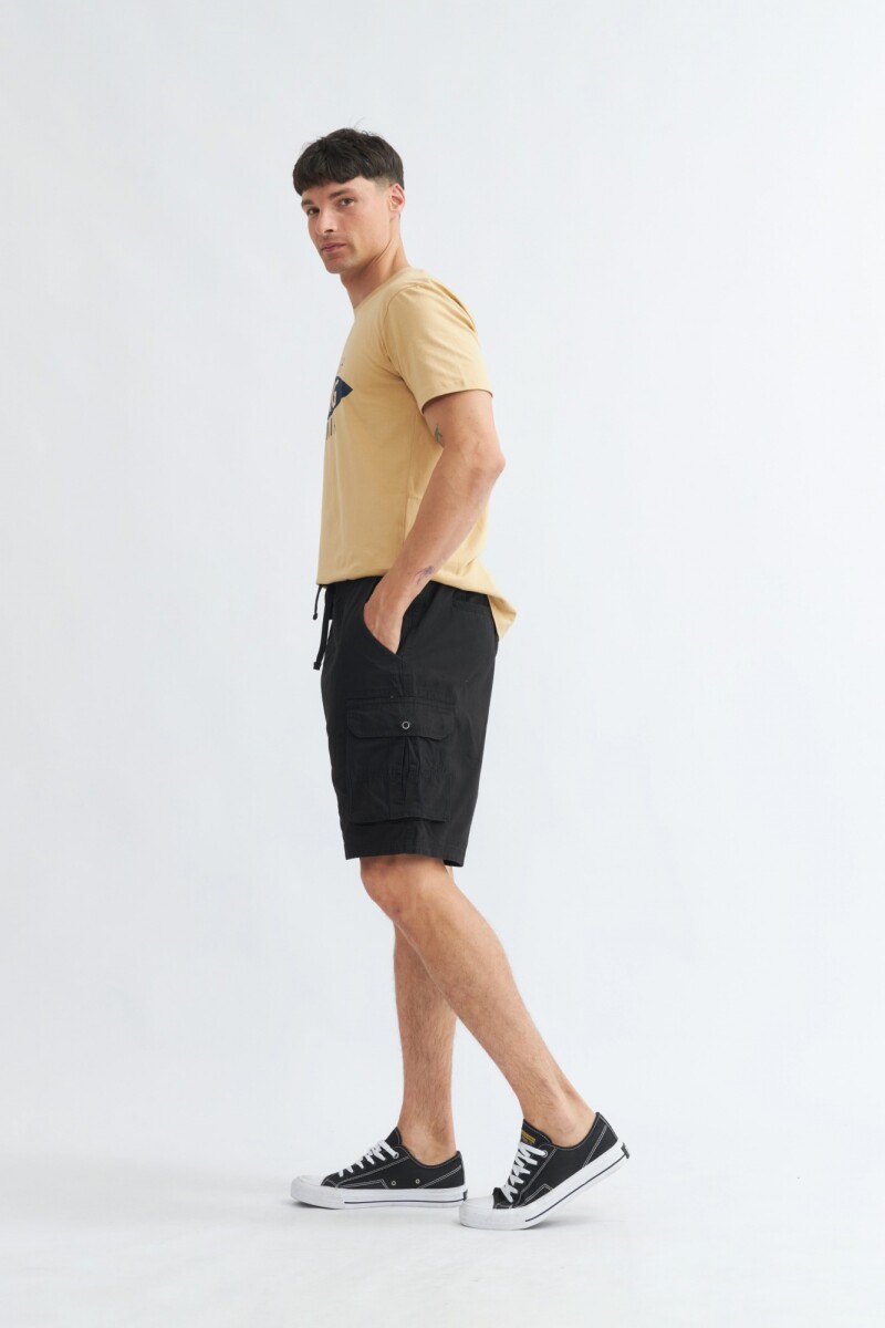 Short con bolsillos cargo NEGRO