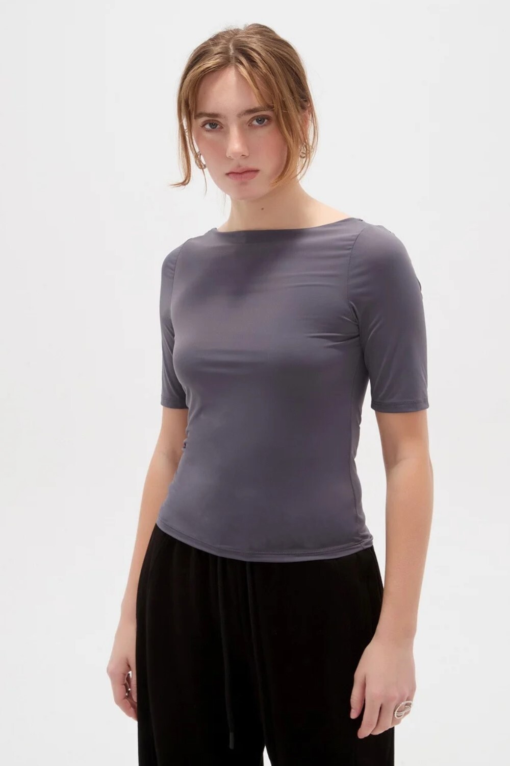Remera Wenos Gris Oscuro