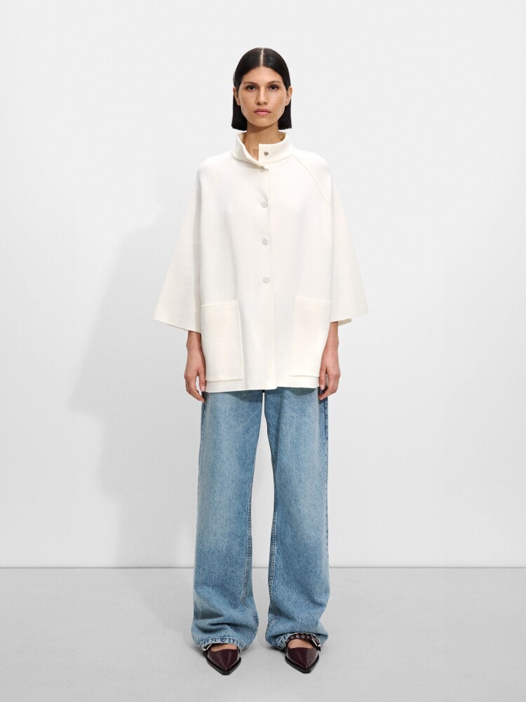 Poncho De Punto Con Botones blanco