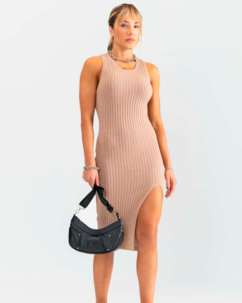 Vestido color nude U