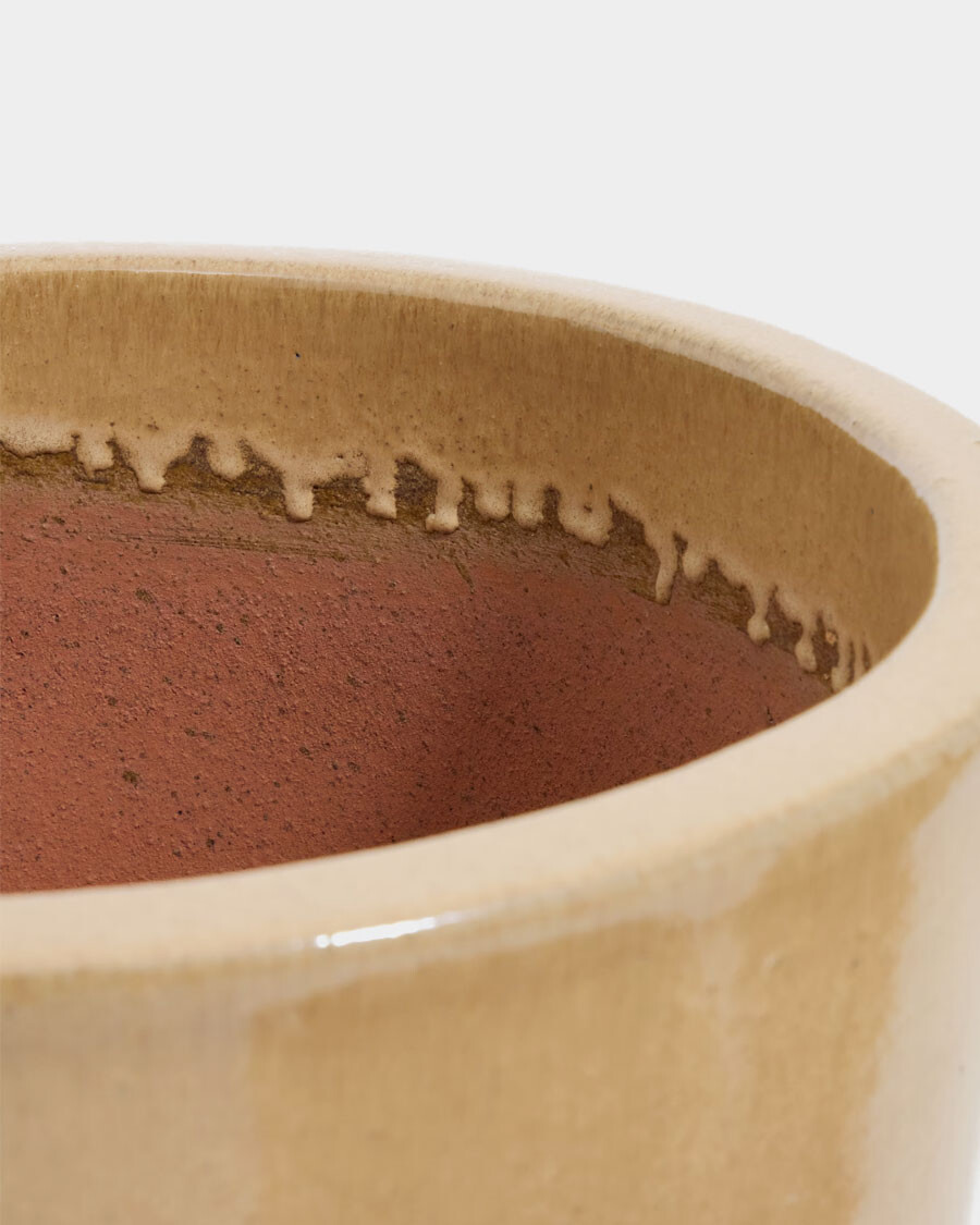 Set Rotja de 3 maceteros de terracota con acabado beige glaseado Ø 26 / 35 / 47 cm. Set Rotja de 3 maceteros de terracota con acabado beige glaseado Ø 26 / 35 / 47 cm.