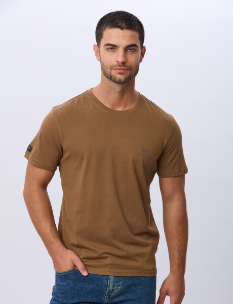REMERA BÁSICA DE ALGODÓN Mostaza