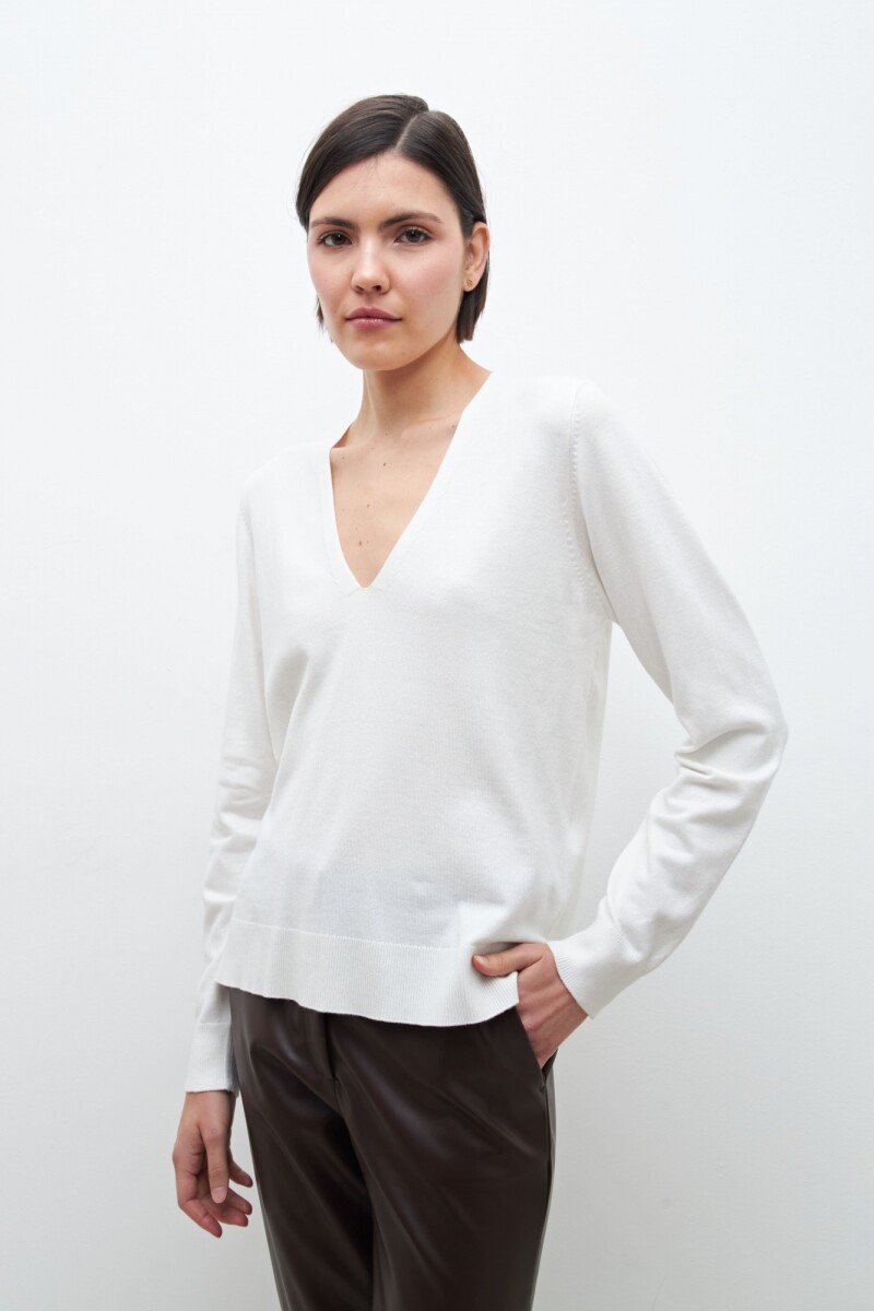 Sweater escote V - crudo 