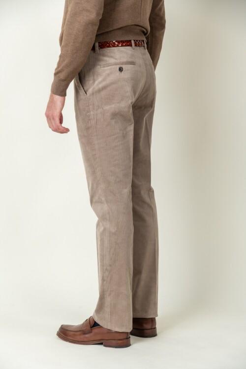 Pantalon Corduroy clásico Taupe