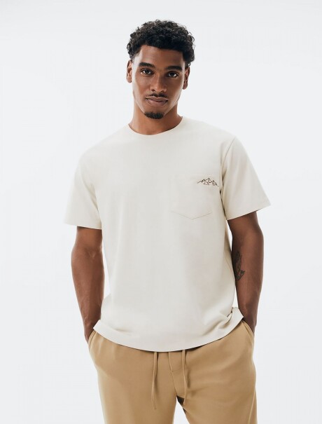 CAMISETA CON BORDADO MODELO REGULAR BEIGE