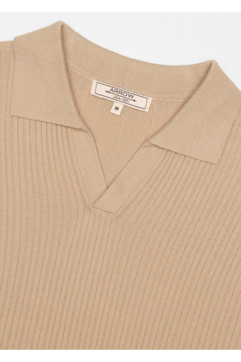 Remera Arrow Tejida con Cuelllo BEIGE