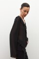 Blusa escote V con volados negro