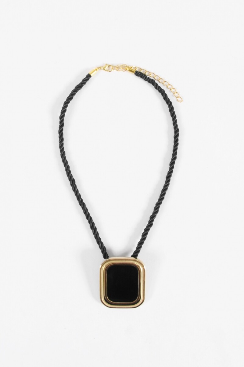 Collar cordón con dije retro de acero dorado