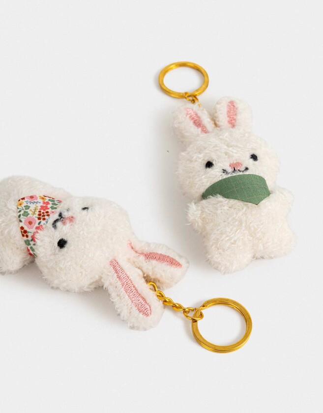 Llavero Peluche Set De Dos Llaveros De Conejitos De Peluche Para Compartir - Combinacion Multicolor