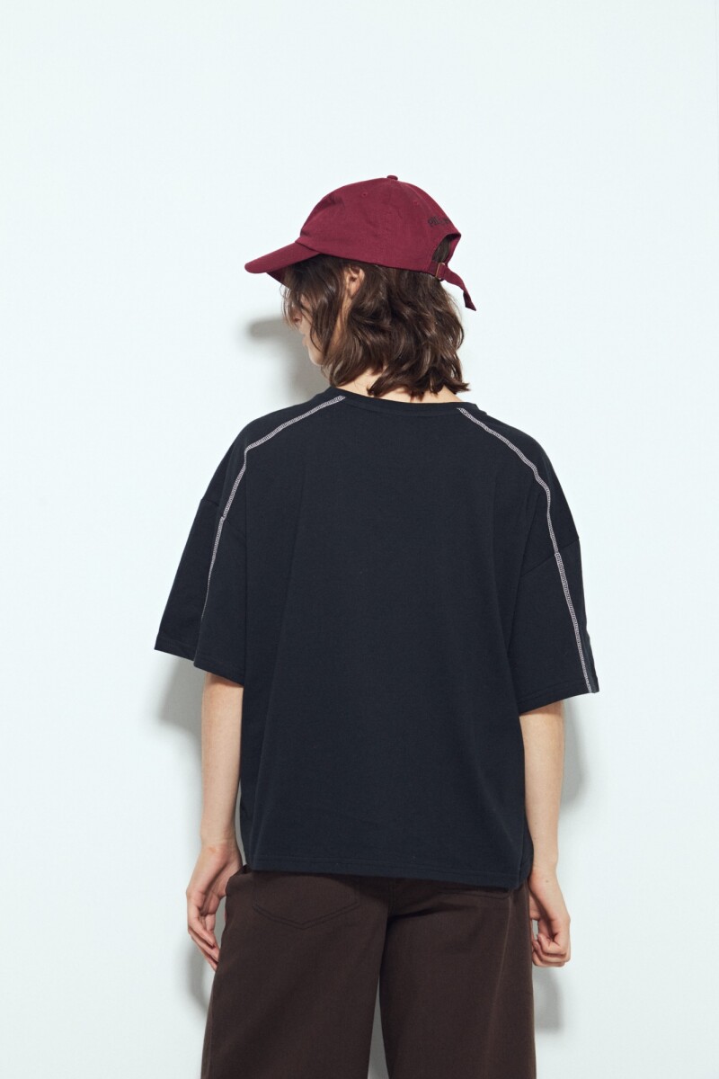 REMERA MAGNOLIO Negro