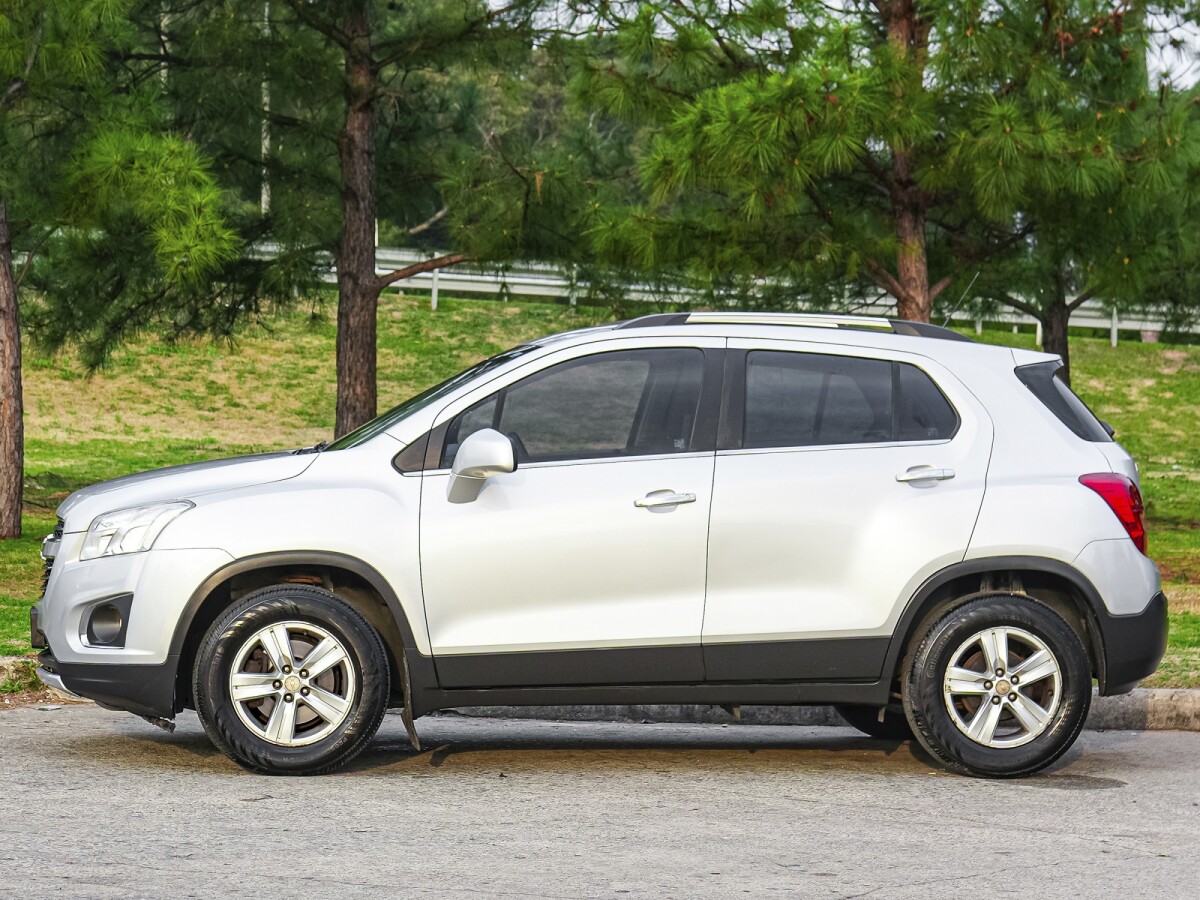 Chevrolet Tracker LTZ FWD 1.8 Permuta / Financia Chevrolet Tracker LTZ FWD 1.8 Permuta / Financia