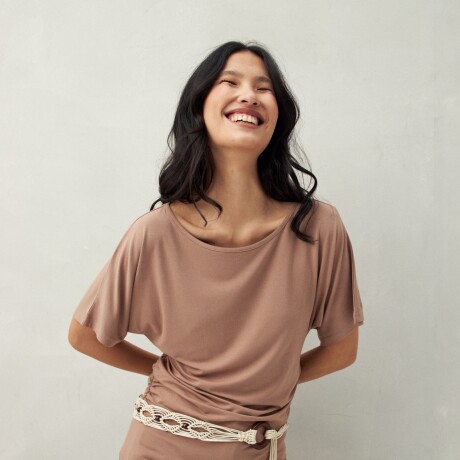 REMERA BINDER Visón