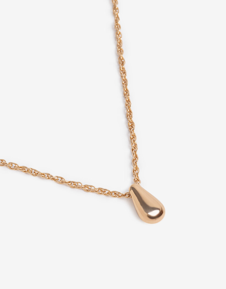 Cadena Corta con Dije Metal Cadena Con Dije De Metal Bañado En Oro - Dorado