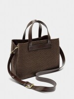 Bolso Tote De Efecto Rafia Con Colgante marron