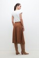 Falda midi simil gamuza tostado