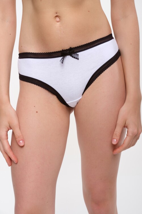 Colaless Chelsea Blanco