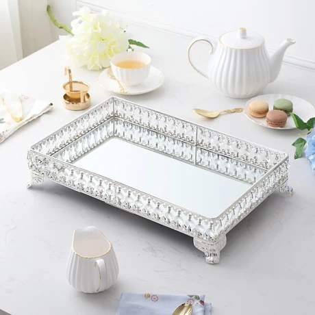 Bandeja Metálica Rectangular Decorativa Espejada Largo 38cm x Ancho 25cm Bandeja Metálica Rectangular Decorativa Espejada Largo 38cm x Ancho 25cm