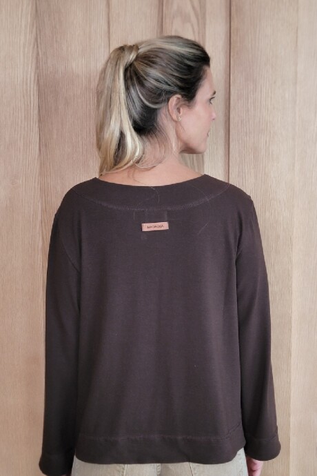 Remera Carola Chocolate