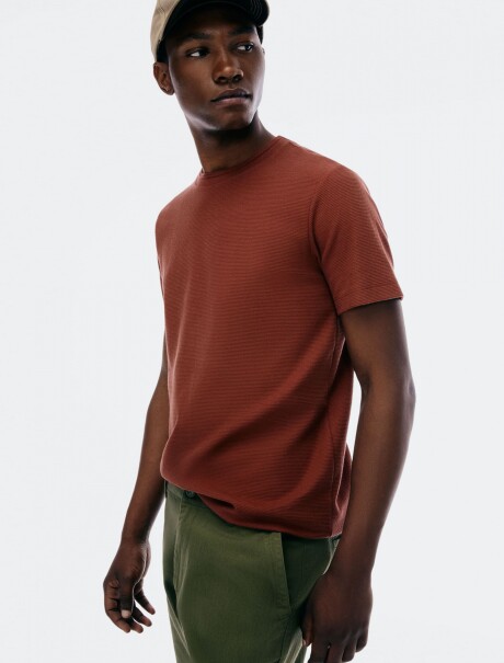 CAMISETA DE PUNTO ROJO