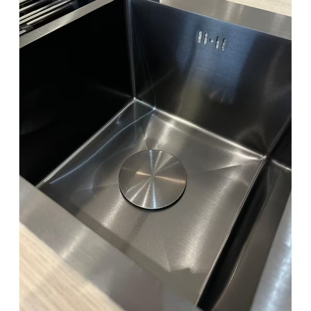 Válvula canasta especial negra satinada 110mm x 1.1/2" Válvula Canasta Especial Negra Satinada 110mm X 1.1/2"