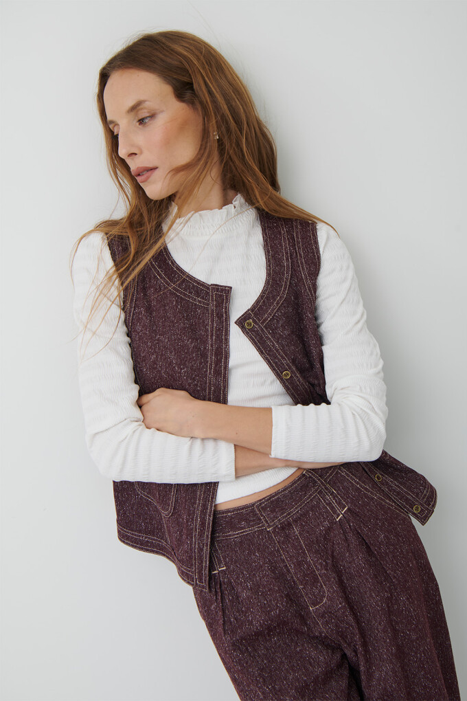 CHALECO MINI ESPIGA BURDEOS