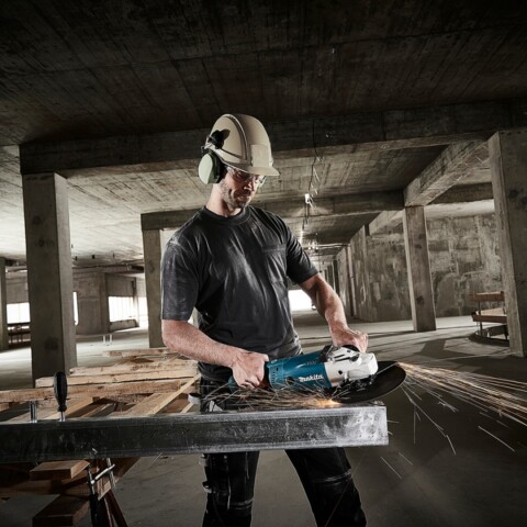 Amoladora Makita GA9020 2200W Amoladora Makita GA9020 2200W