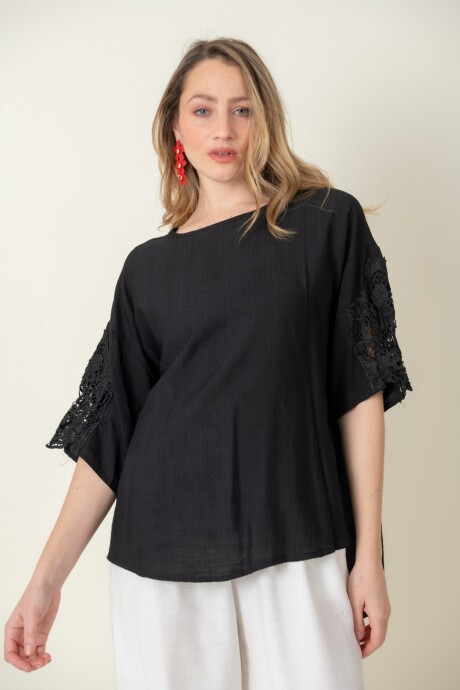 BLUSA CLAVEL Negro