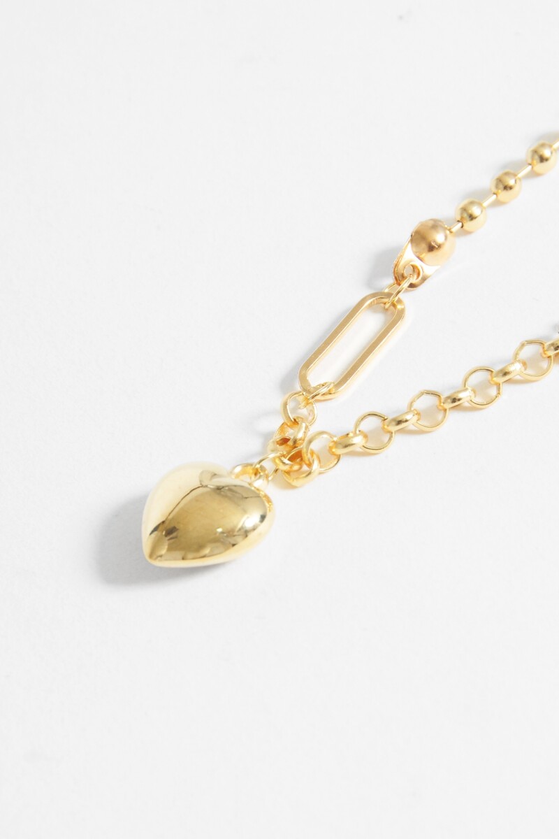 Collar metálico dije corazón dorado