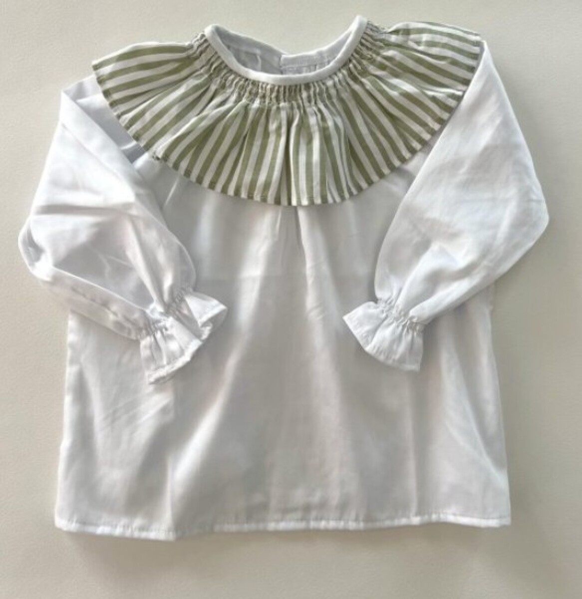 Camisa Neck Oliva 