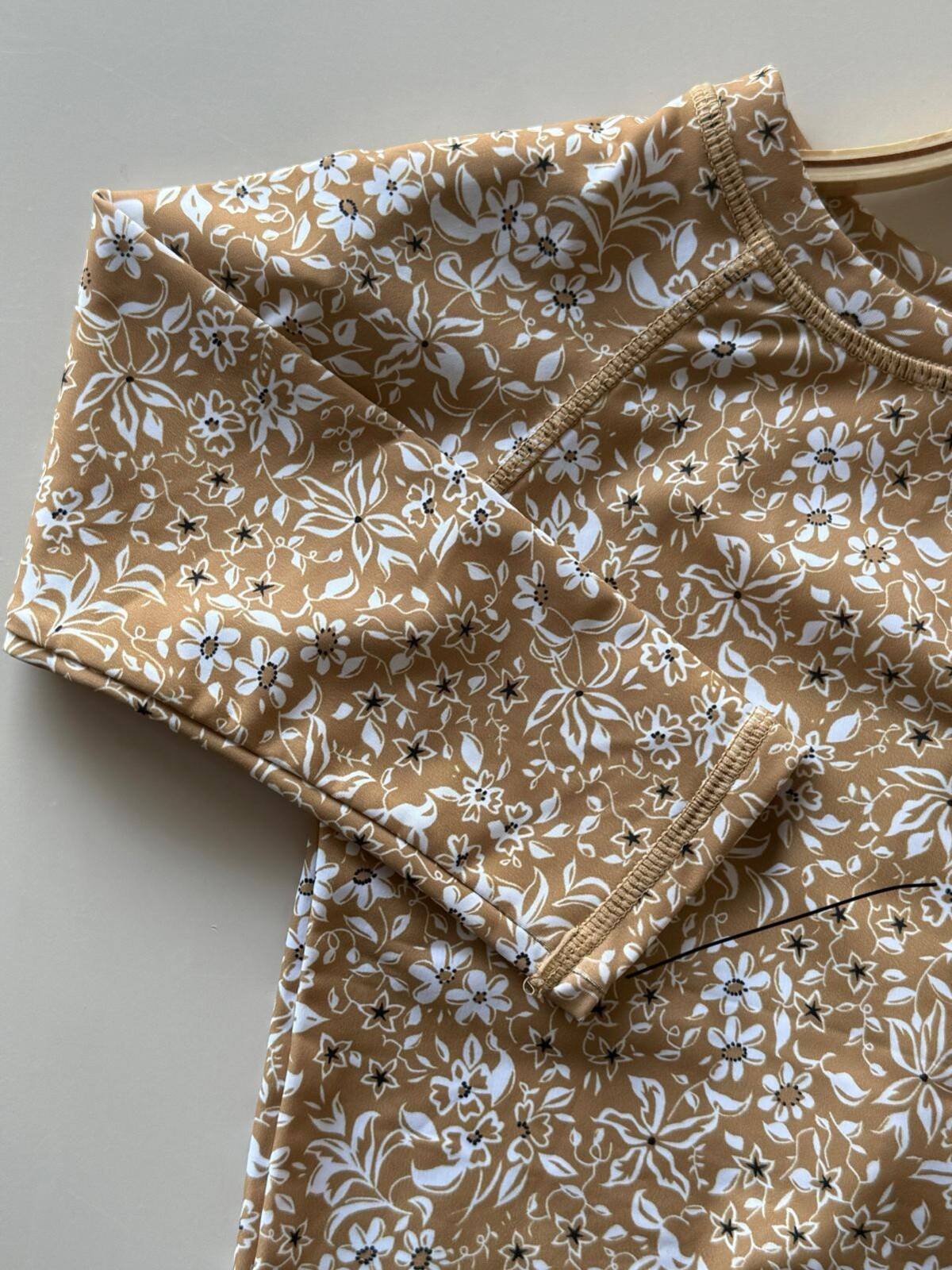 Traje de Baño Remera y Bombacha Ocre (UV UPF 50+) Traje de Baño Remera y Bombacha Ocre (UV UPF 50+)