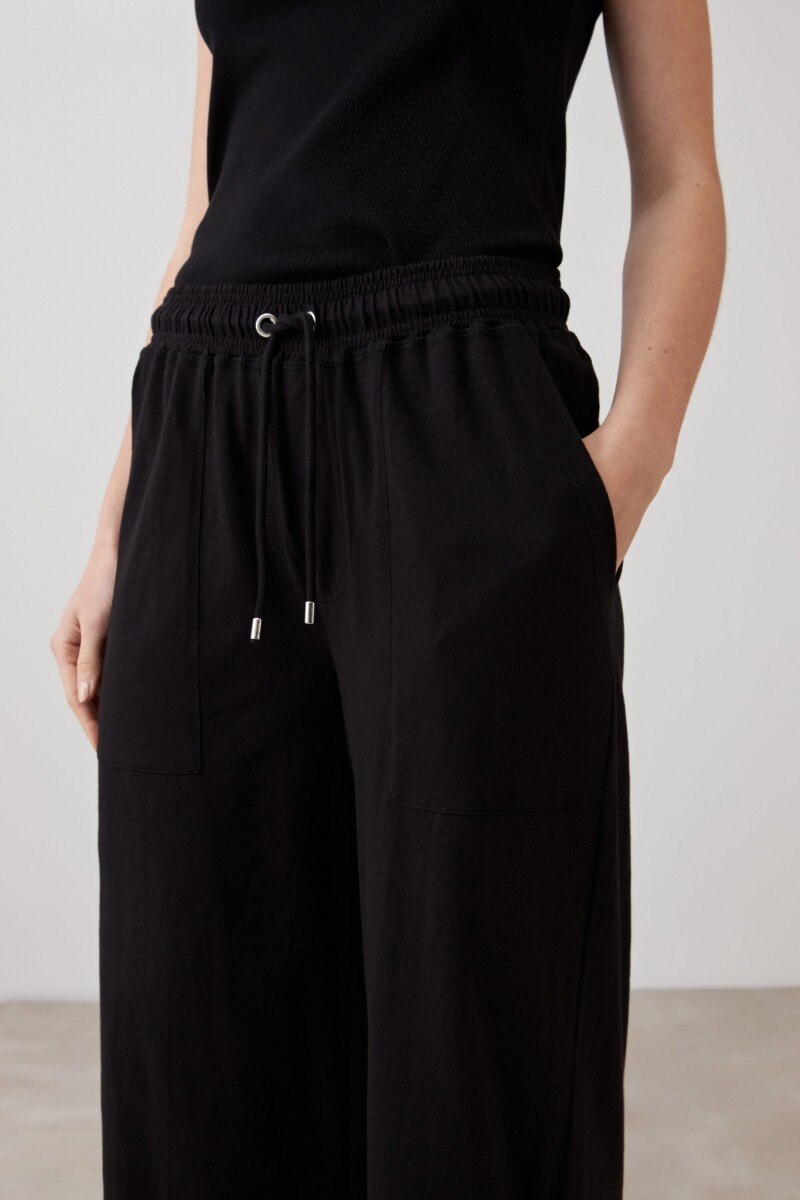 Pantalón con pretina elastizada negro