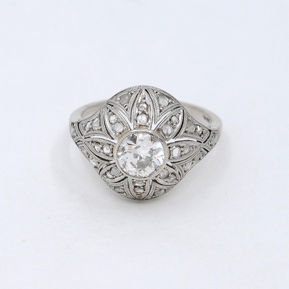 Anillo Antiguo En Oro18K, Brillantes Y Diamantes 