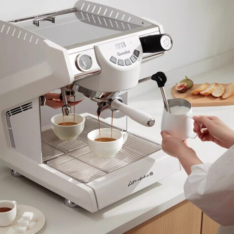 Máquina de Café Expresso 1.7 Litros 1 Grupo Máquina de Café Expresso 1.7 Litros 1 Grupo