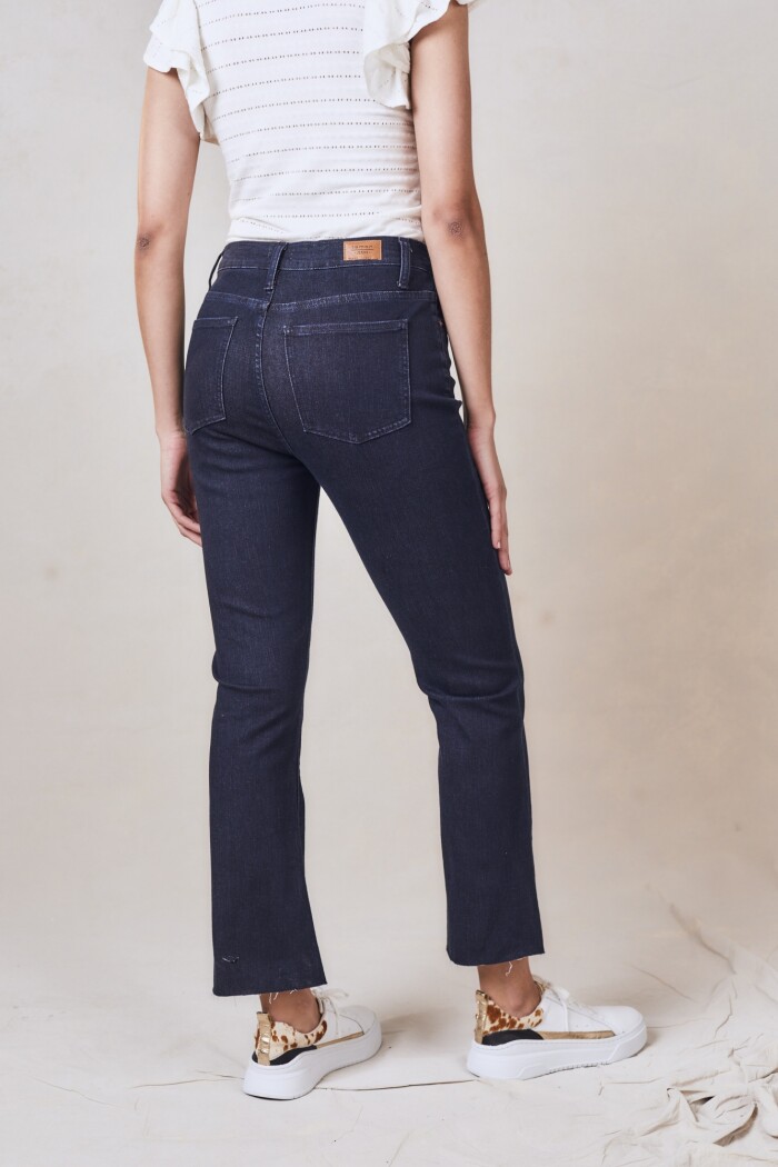 Crop Flared Jean Oscuro