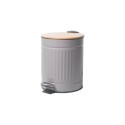 PAPELERA CON PEDAL 5LTS TEXTURADO GRIS TAPA SIMIL MADERA GRIS