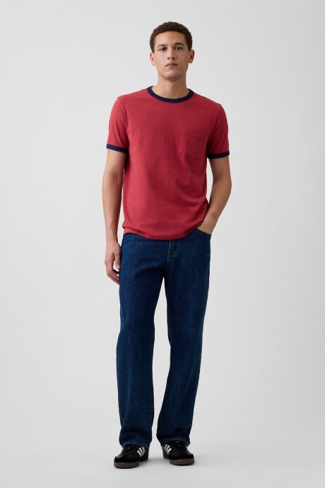 Remera Con Bolsillo Hombre Barn Red