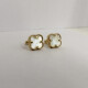Caravanas en oro 10kt. diseño flor Caravanas en oro 10kt. diseño flor