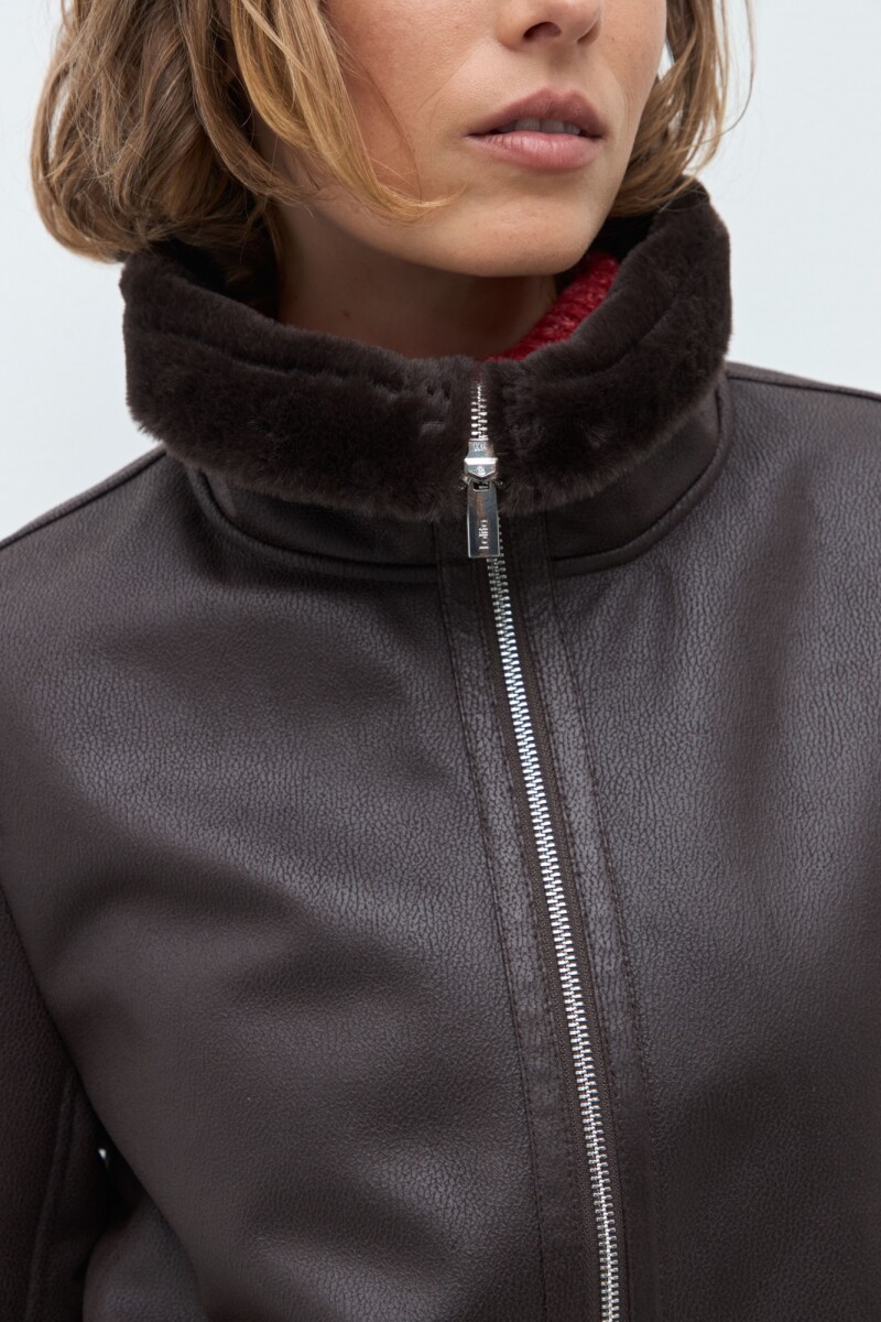 Chaqueta eco cuero con piel chocolate