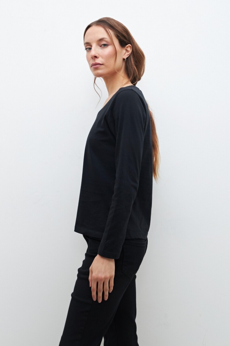 Remera escote base manga larga negro
