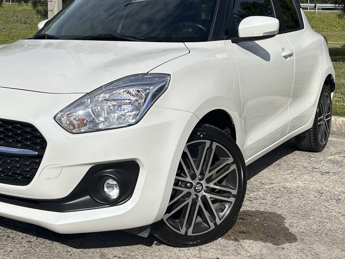 Suzuki Swift GL 2024 EXCELENTE ESTADO! | Permuta / Financia Suzuki Swift GL 2024 EXCELENTE ESTADO! | Permuta / Financia