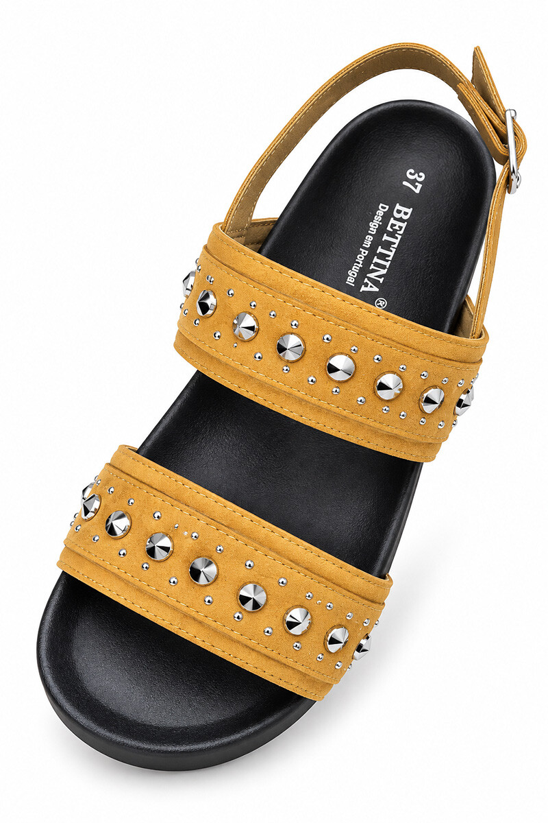 Sandalia Bettina BT225 con tachas y tira atras Marron