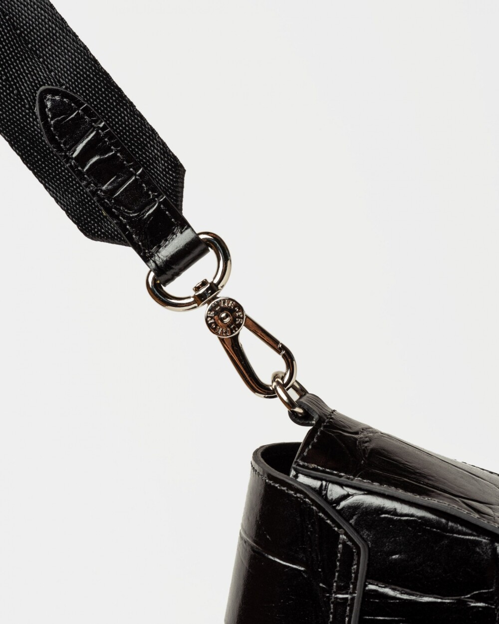 Bandolera The Circle en cuero croco Negro