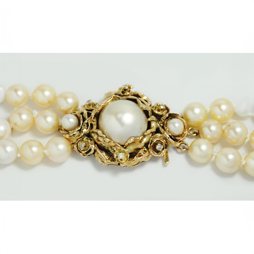 Collar tres hilos, perlas de cultivo 7.50 A 8 Mm, con broche de oro rosado 14K, 48 Cm Collar tres hilos, perlas de cultivo 7.50 A 8 Mm, con broche de oro rosado 14K, 48 Cm