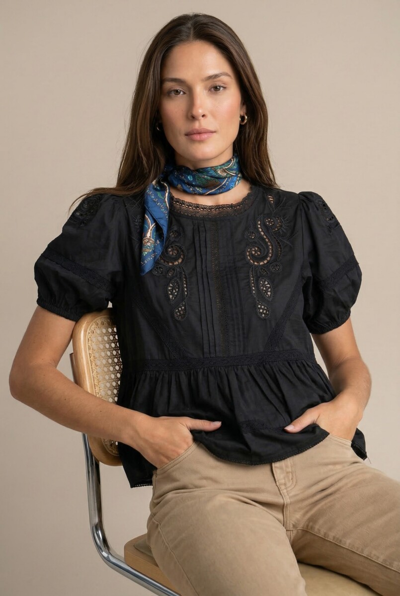 Blusa Algodon Con Encaje - Negro 