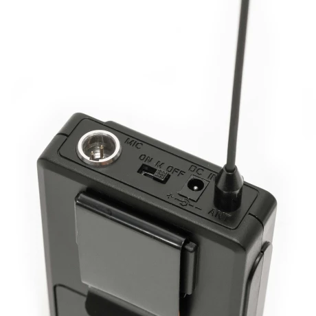 MICROFONO INALAMBRICO UHF140 2 X LAVALIER MICROFONO INALAMBRICO UHF140 2 X LAVALIER