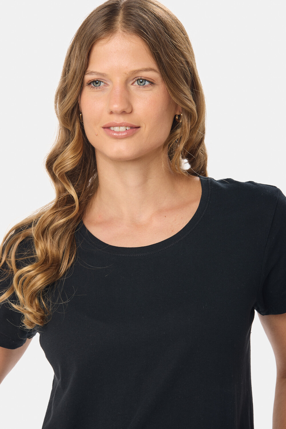 REMERA LISA MANGA CORTA Negro