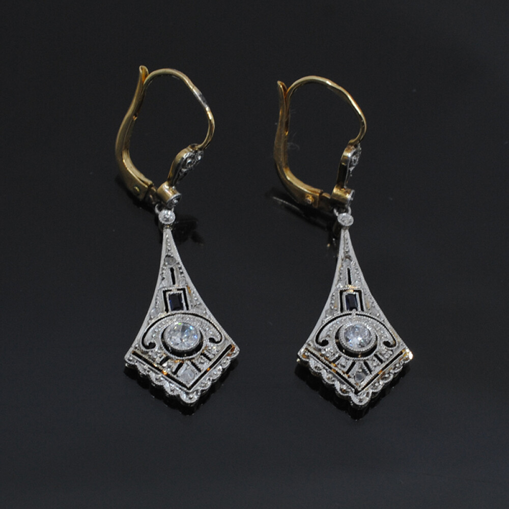 Caravanas antiguas en oro 18k, brillantes , diamantes y zafiros sintéticos Caravanas antiguas en oro 18k, brillantes , diamantes y zafiros sintéticos