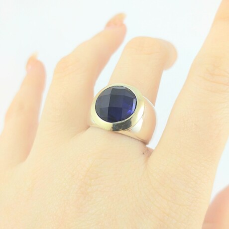 Anillo de plata 925 con detalles en double de oro 18Ktes, con circonia azul central 15mm, diámetro interno 18.5mm #17 Anillo de plata 925 con detalles en double de oro 18Ktes, con circonia azul central 15mm, diámetro interno 18.5mm #17