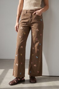Jean Wide Leg Bordado Chocolate